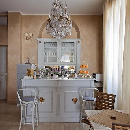 Hotel La Petite Maison Виареджо Экстерьер фото