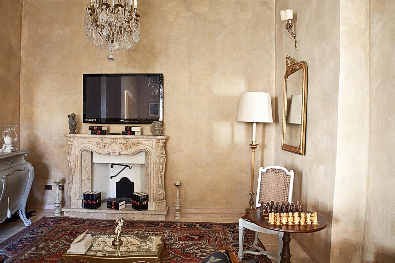 Hotel La Petite Maison Виареджо Экстерьер фото