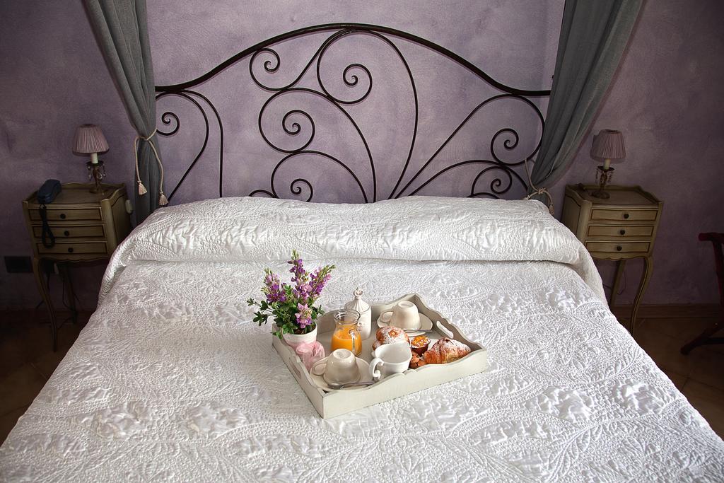 Hotel La Petite Maison Виареджо Экстерьер фото