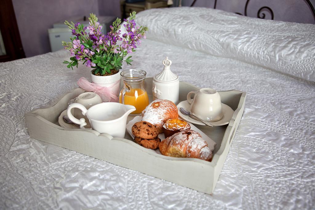 Hotel La Petite Maison Виареджо Экстерьер фото