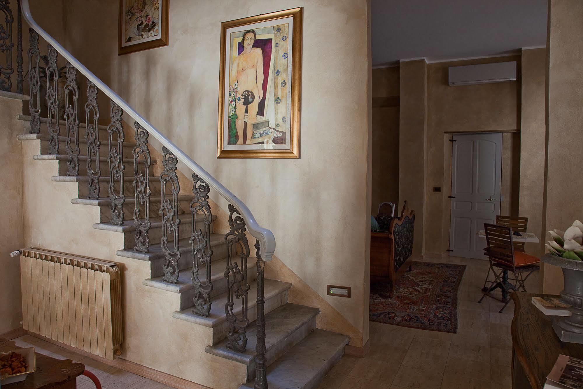 Hotel La Petite Maison Виареджо Экстерьер фото