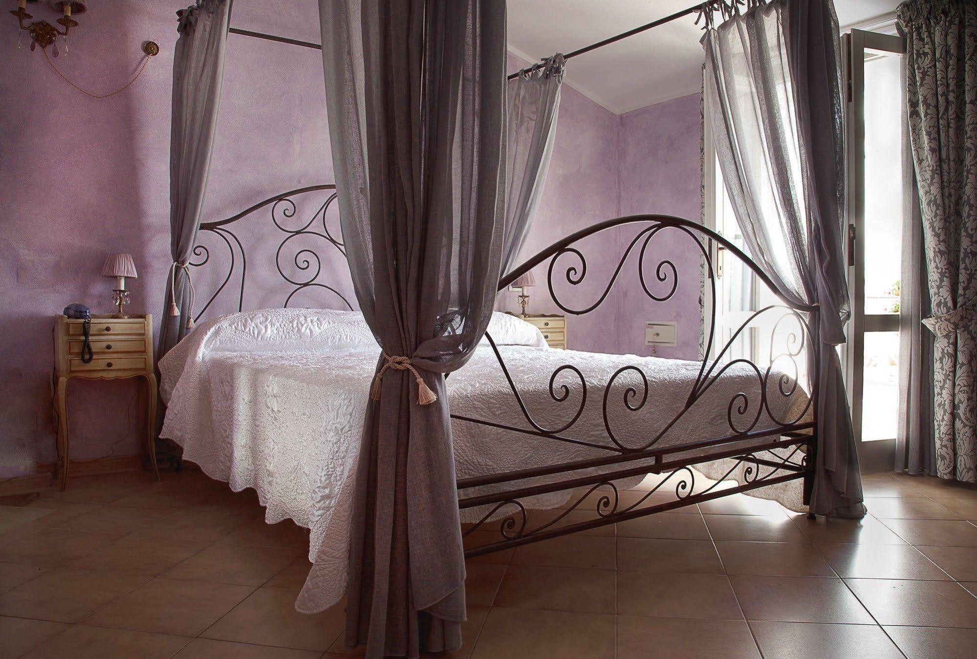 Hotel La Petite Maison Виареджо Экстерьер фото
