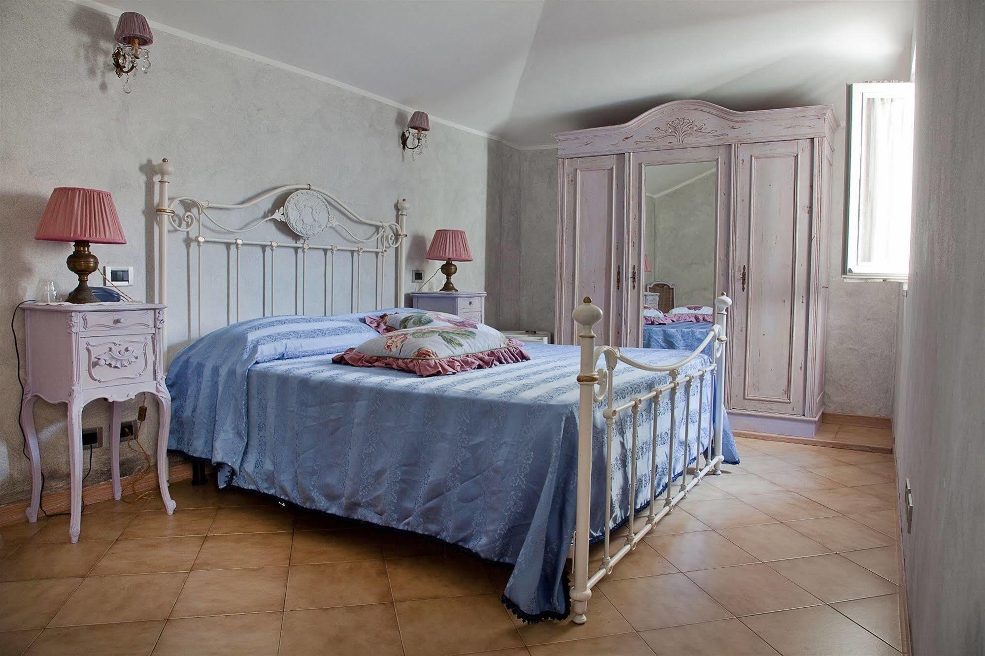Hotel La Petite Maison Виареджо Экстерьер фото