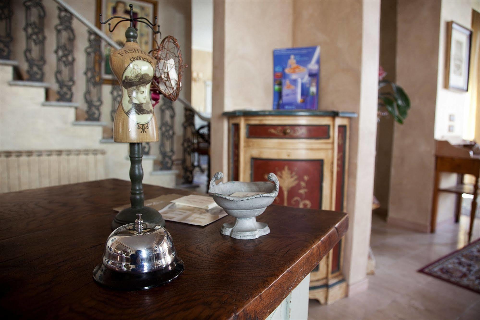 Hotel La Petite Maison Виареджо Экстерьер фото
