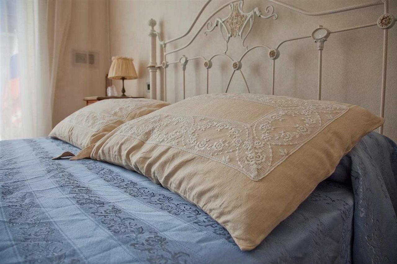 Hotel La Petite Maison Виареджо Экстерьер фото