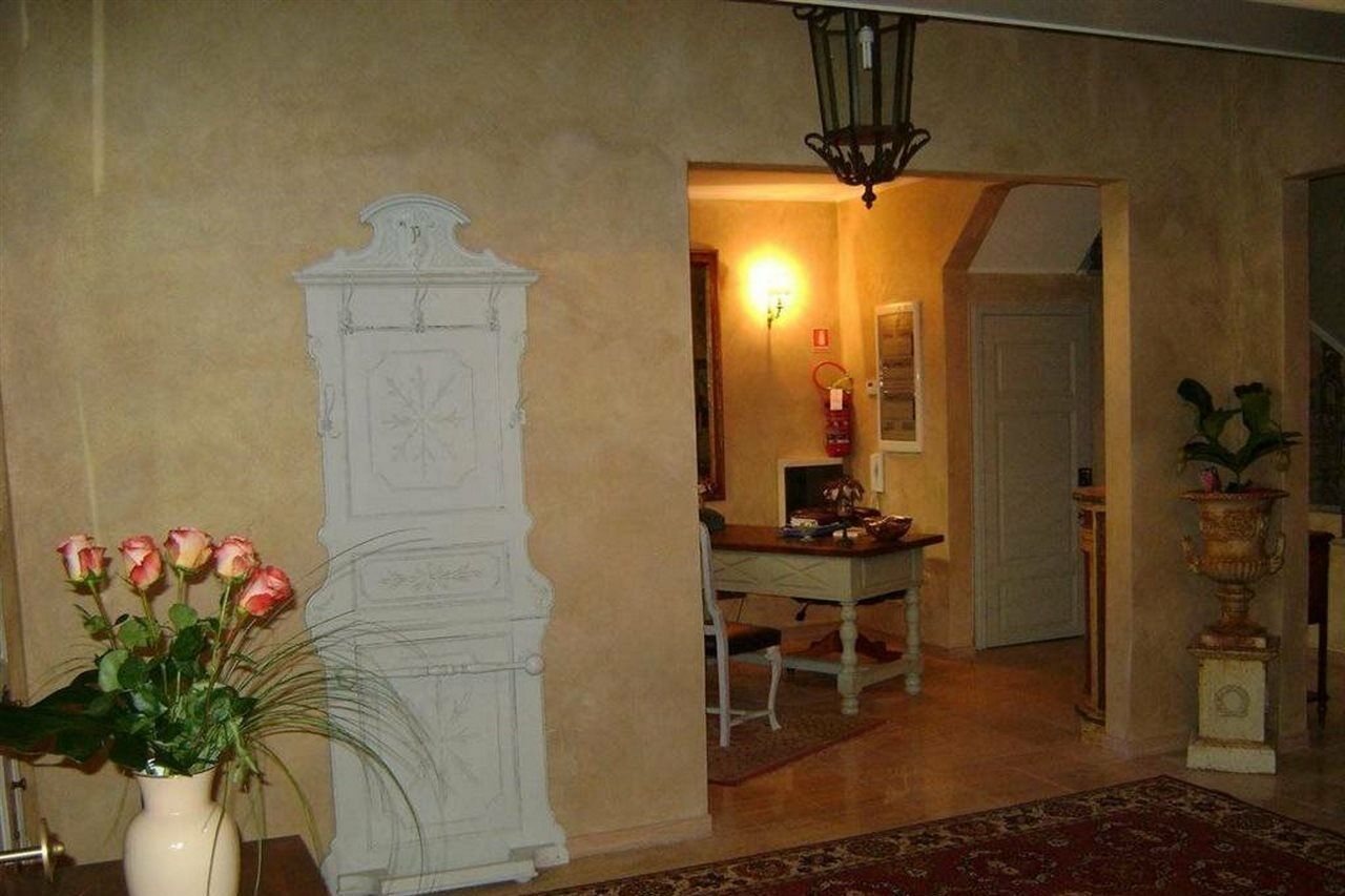 Hotel La Petite Maison Виареджо Экстерьер фото