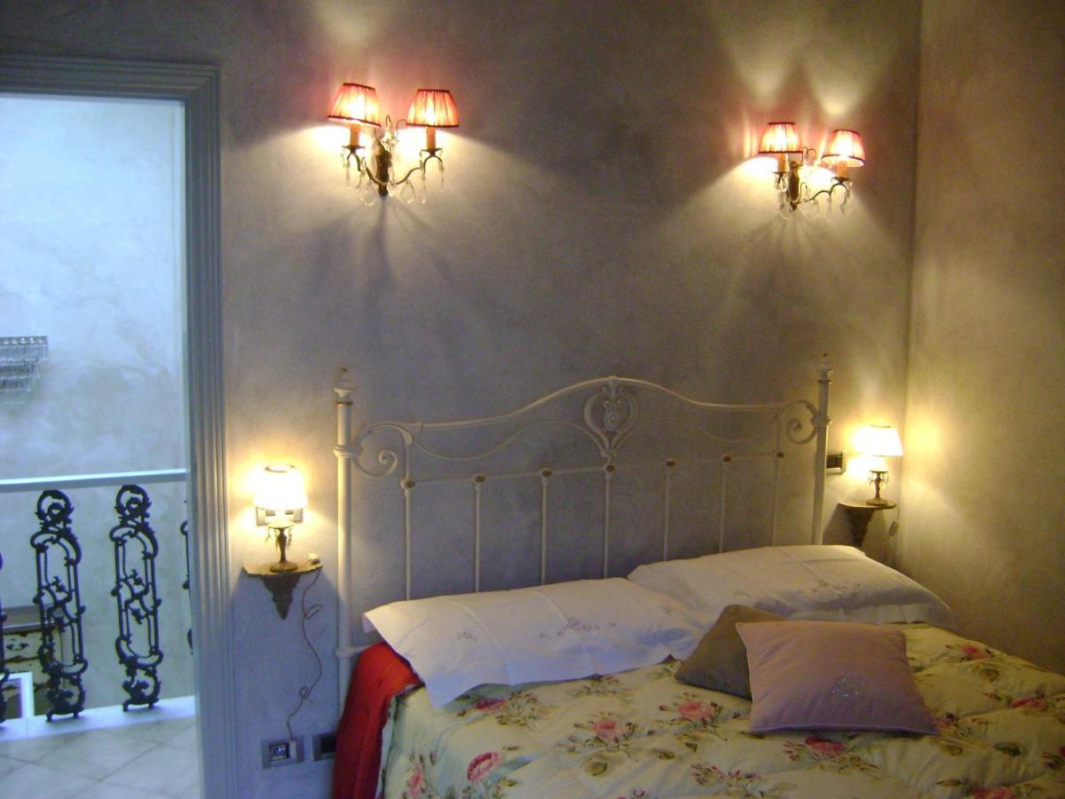 Hotel La Petite Maison Виареджо Номер фото